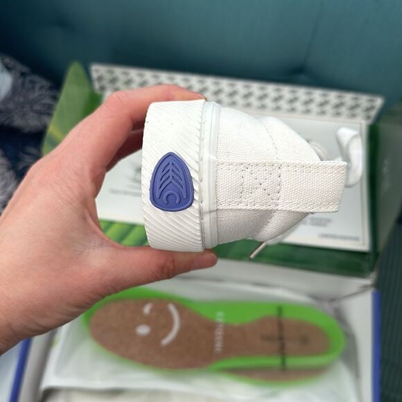 CARIUMA OCA RARE Low Pantone off white canvas very peri sneaker show purple 6.5 - Picture 3 of 7